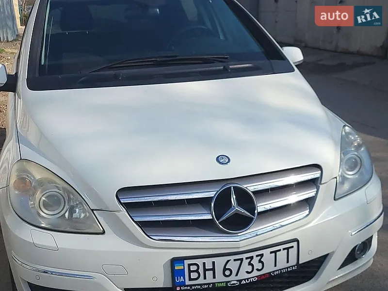 Mercedes-Benz B-Class 2011
