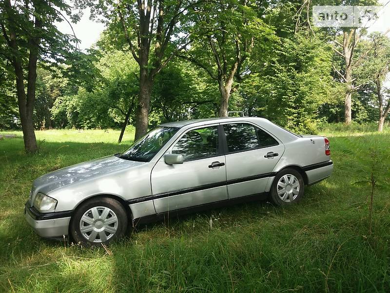 Mercedes-Benz C 180
