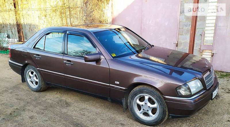 Mercedes-Benz C 180
