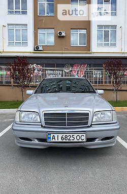 Седан Mercedes-Benz C 180 1998 в Киеве