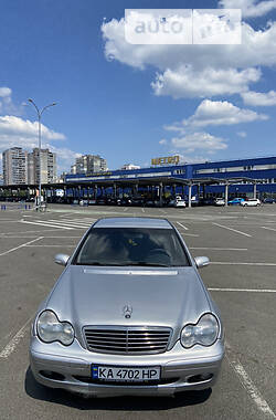 Седан Mercedes-Benz C 200 2002 в Киеве