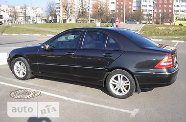 Седан Mercedes-Benz C-Class 2004 в Львове