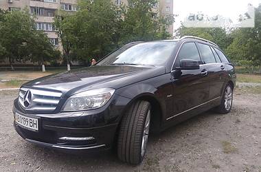 Универсал Mercedes-Benz C-Class 2011 в Киеве