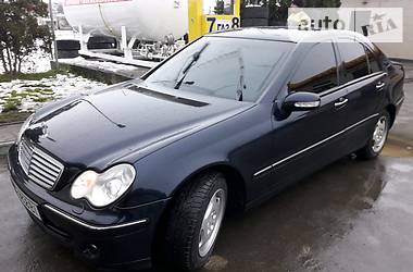 Седан Mercedes-Benz C-Class 2001 в Черновцах