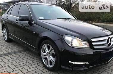 Седан Mercedes-Benz C-Class 2012 в Черновцах