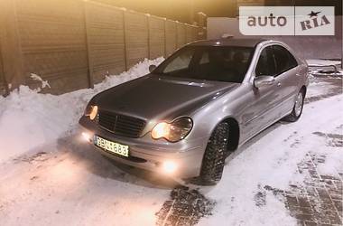 Седан Mercedes-Benz C-Class 2002 в Днепре