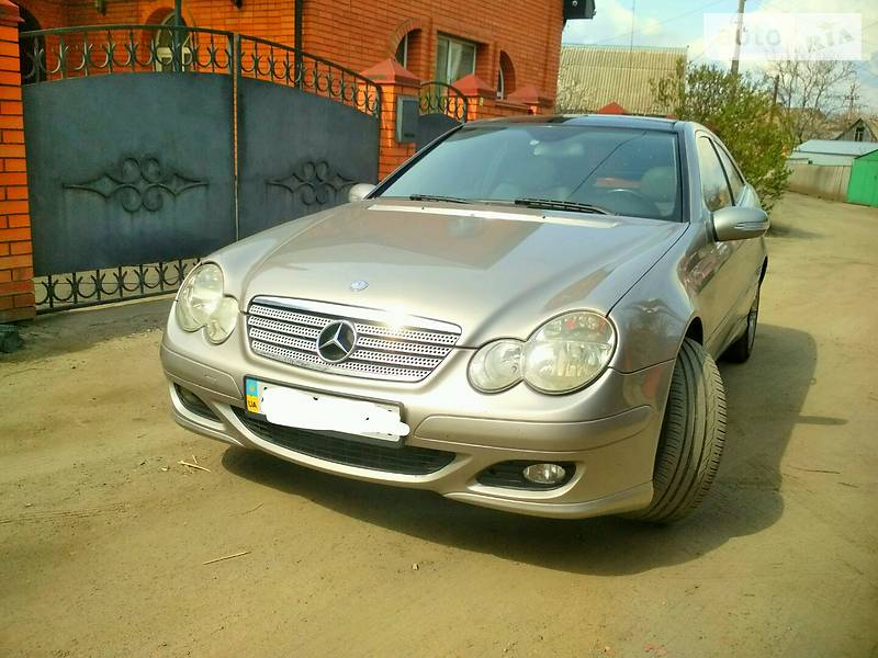 Купе Mercedes-Benz C-Class 2005 в Новомосковске