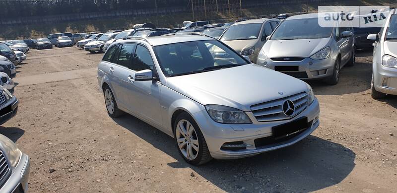 Універсал Mercedes-Benz C-Class 2010 в Черкасах