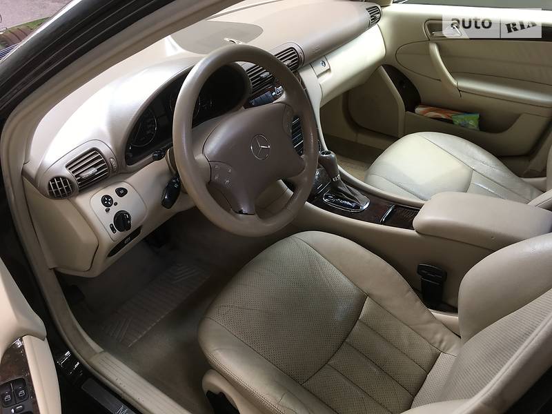 Седан Mercedes-Benz C-Class 2004 в Ужгороді