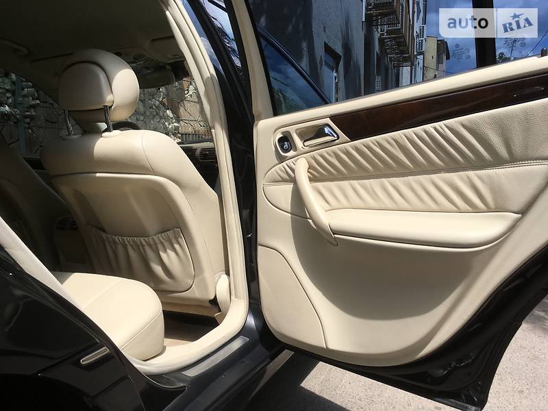 Седан Mercedes-Benz C-Class 2004 в Ужгороді