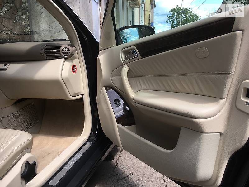 Седан Mercedes-Benz C-Class 2004 в Ужгороді