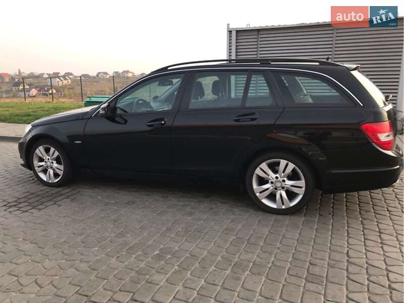 Універсал Mercedes-Benz C-Class 2012 в Звягелі