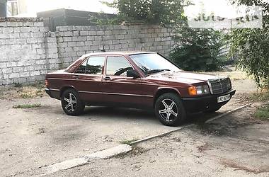 Седан Mercedes-Benz C-Class 1983 в Дніпрі