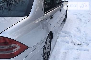 Седан Mercedes-Benz C-Class 2002 в Львові