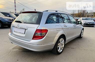 Універсал Mercedes-Benz C-Class 2009 в 