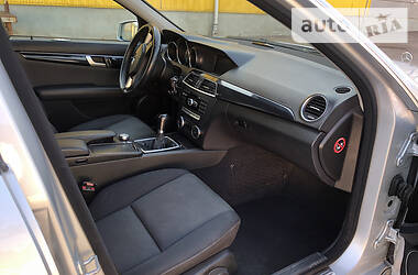 Універсал Mercedes-Benz C-Class 2012 в 