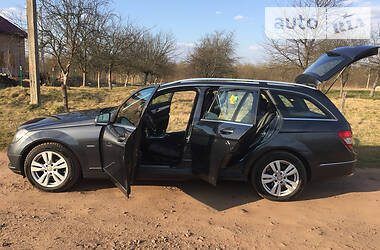 Універсал Mercedes-Benz C-Class 2010 в 
