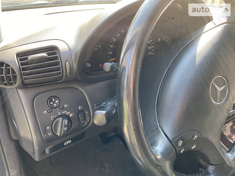 Седан Mercedes-Benz C-Class 2001 в Черкассах