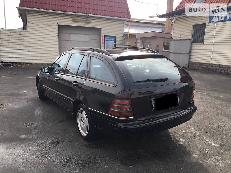 Універсал Mercedes-Benz C-Class 2002 в Києві