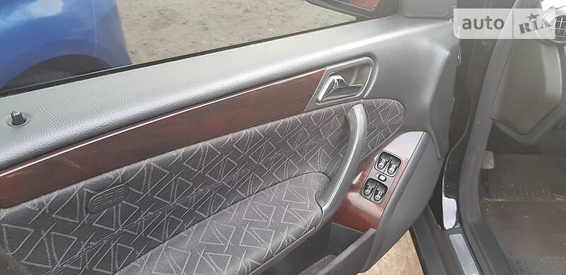 Універсал Mercedes-Benz C-Class 2004 в Одесі фото 19 Універсал Mercedes-Benz C-Class 2004 в Одесі