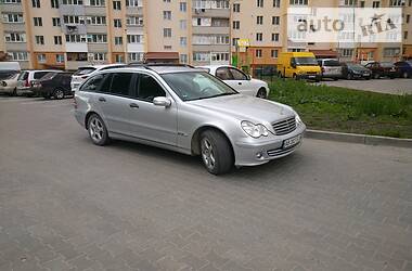Універсал Mercedes-Benz C-Class 2005 в 