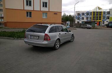 Універсал Mercedes-Benz C-Class 2005 в 