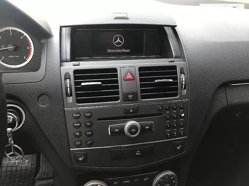 Універсал Mercedes-Benz C-Class 2010 в Чернівцях