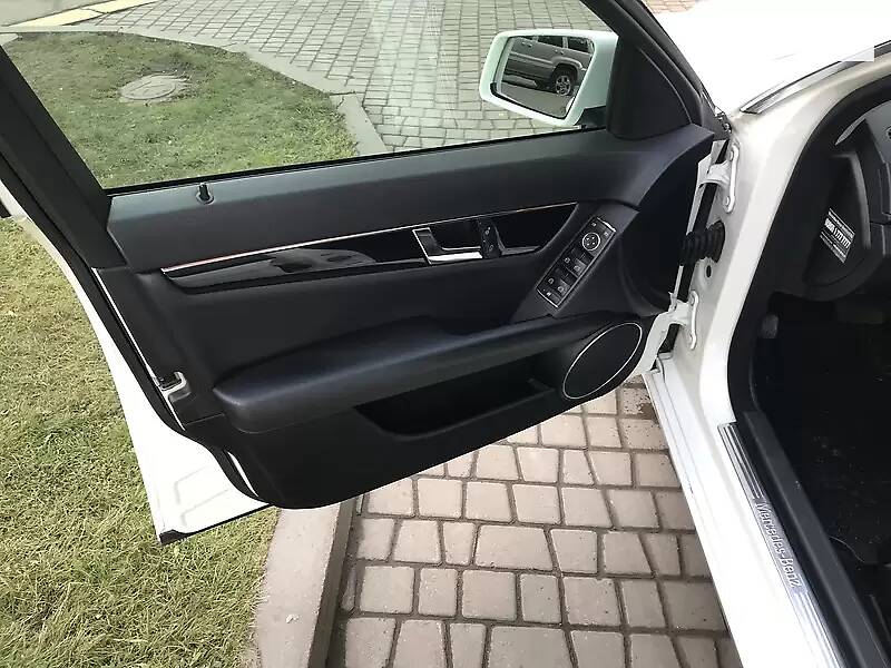 Універсал Mercedes-Benz C-Class 2010 в Чернівцях