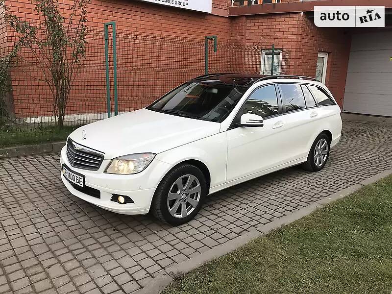 Універсал Mercedes-Benz C-Class 2010 в Чернівцях