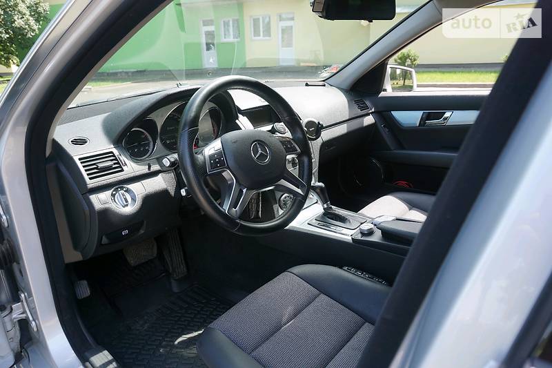 Універсал Mercedes-Benz C-Class 2010 в Черкасах
