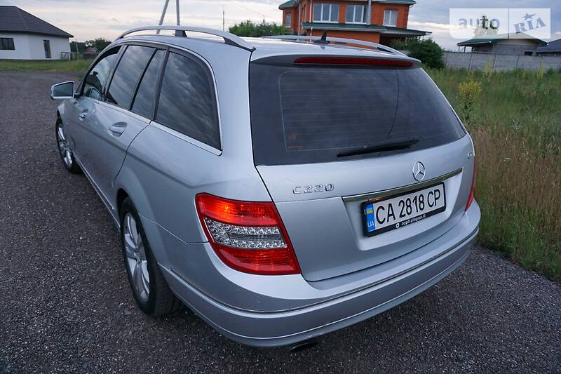 Універсал Mercedes-Benz C-Class 2010 в Черкасах