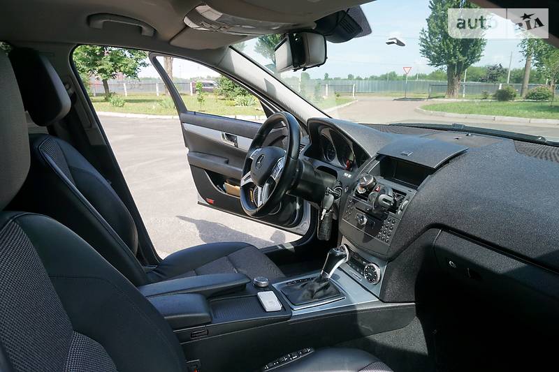 Універсал Mercedes-Benz C-Class 2010 в Черкасах