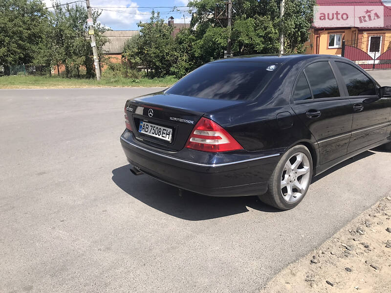 Седан Mercedes-Benz C-Class 2005 в Вінниці