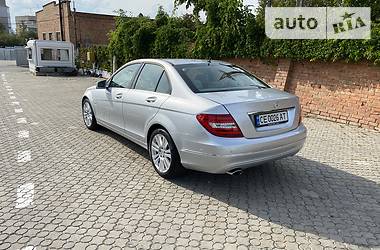 Седан Mercedes-Benz C-Class 2011 в Чернівцях