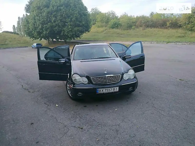 Mercedes-Benz C-Class 2004 VIN WDBRF40J34F531684 фото оголошення 9 з 52