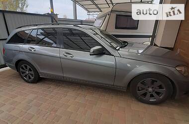 Універсал Mercedes-Benz C-Class 2014 в 