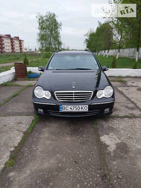 Універсал Mercedes-Benz C-Class 2004 в Червонограді