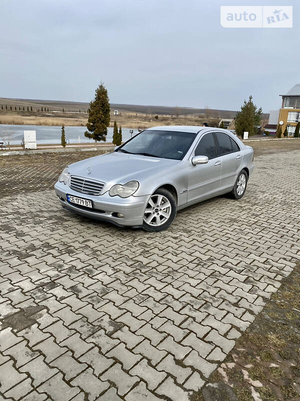 Седан Mercedes-Benz C-Class 2001 в Чернівцях