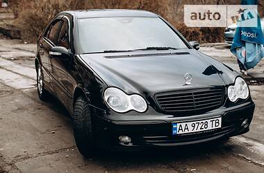 Седан Mercedes-Benz C-Class 2004 в Кривом Роге