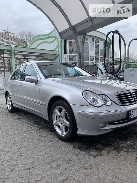 Седан Mercedes-Benz C-Class 2000 в Киеве