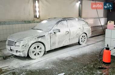 Универсал Mercedes-Benz C-Class 2009 в 