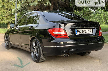 Седан Mercedes-Benz C-Class 2011 в Ровно