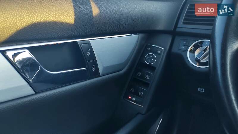 Универсал Mercedes-Benz C-Class 2010 в Львове