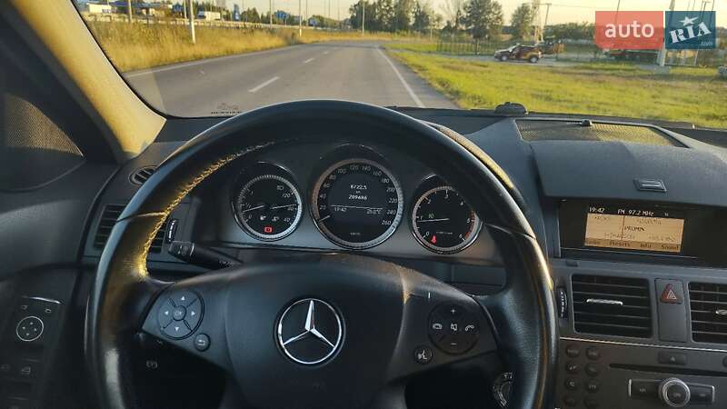 Универсал Mercedes-Benz C-Class 2010 в Львове