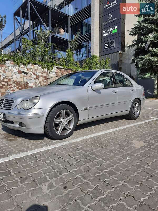 Седан Mercedes-Benz C-Class 2000 в Львові