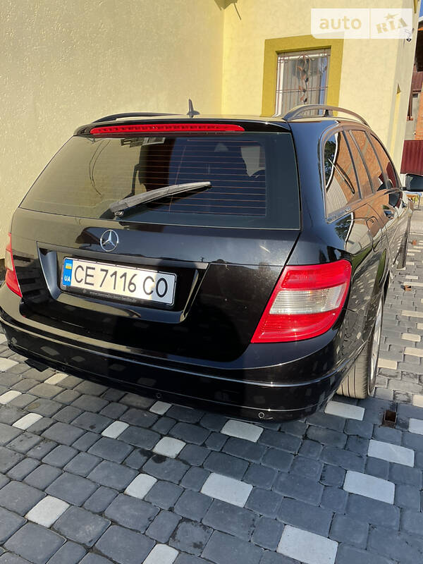 Універсал Mercedes-Benz C-Class 2010 в Чернівцях