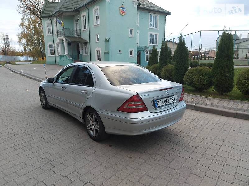 Седан Mercedes-Benz C-Class 2005 в Львові