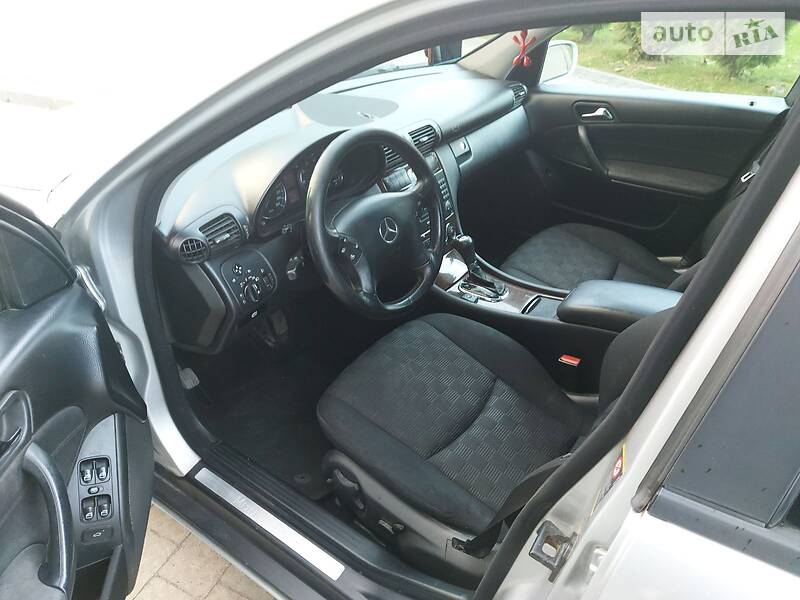 Седан Mercedes-Benz C-Class 2005 в Львові