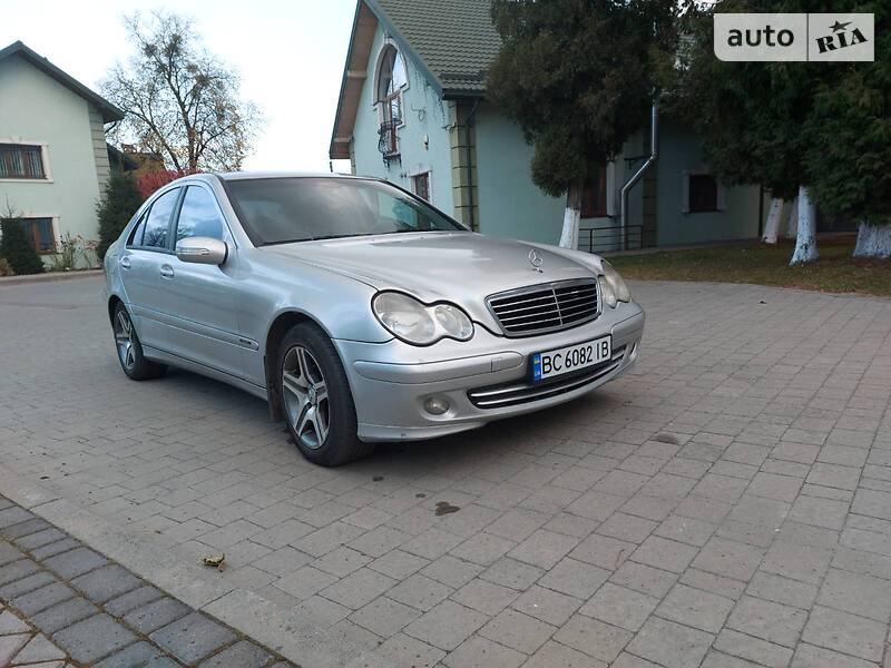 Седан Mercedes-Benz C-Class 2005 в Львові