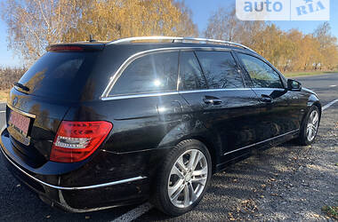 Універсал Mercedes-Benz C-Class 2011 в Києві